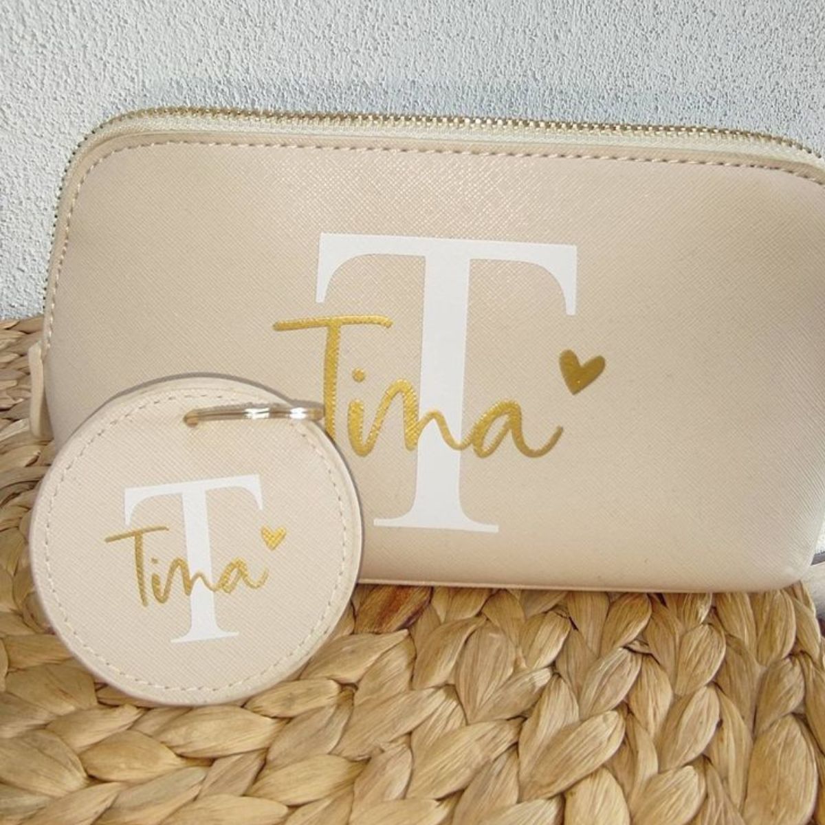 Custom Cosmetic Bag Tags: Elevate & Organize Your Accessories