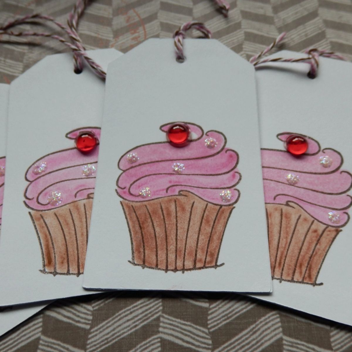 Choosing the Perfect Cupcake Box Tags for Your Business